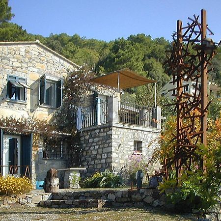 Cottage La Casa Del Pittore Reggimonti Luaran gambar