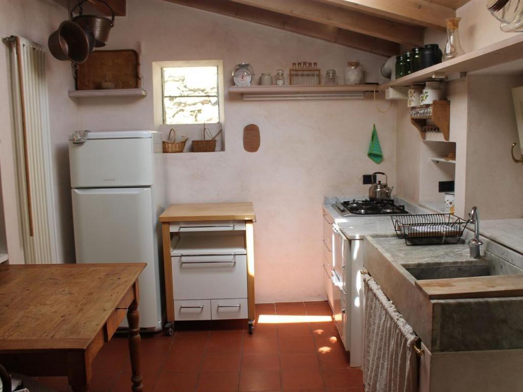 Cottage La Casa Del Pittore Reggimonti Luaran gambar