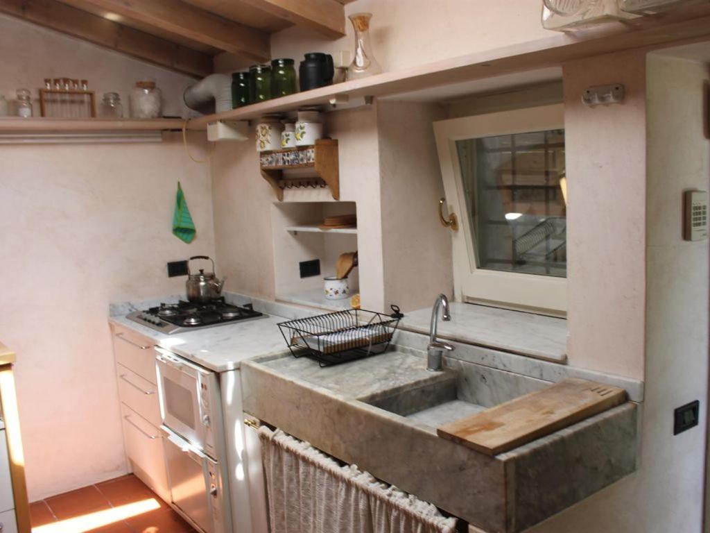Cottage La Casa Del Pittore Reggimonti Luaran gambar