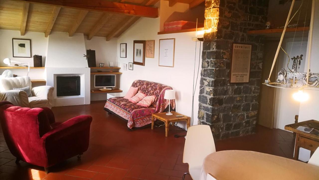 Cottage La Casa Del Pittore Reggimonti Luaran gambar